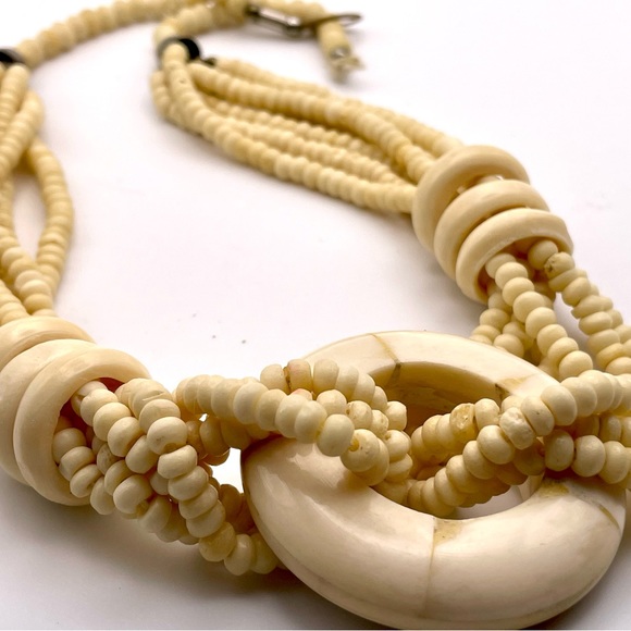Carved  multi strand bone beaded necklace pendant 131 grams. - Picture 4 of 6